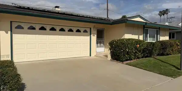 257 E Garden Green