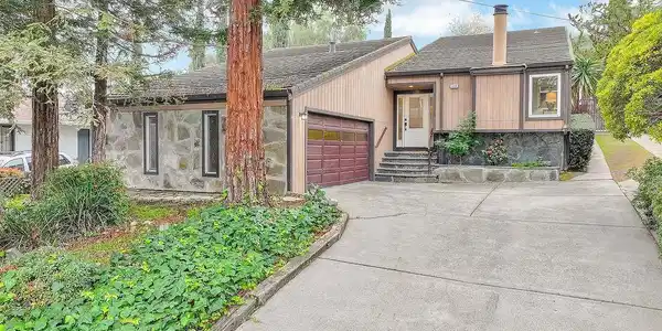 2224 Tacoma Ave