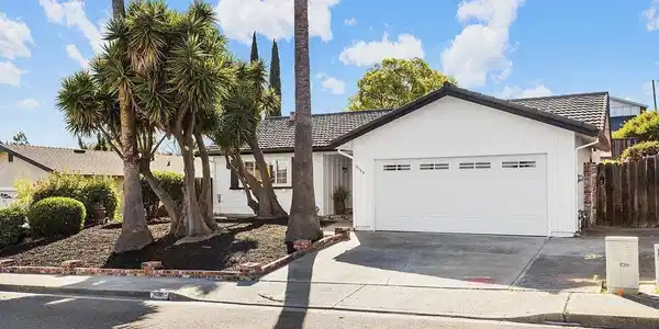 2135 Via Alta