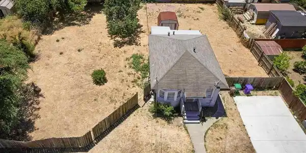 1116 Stanton