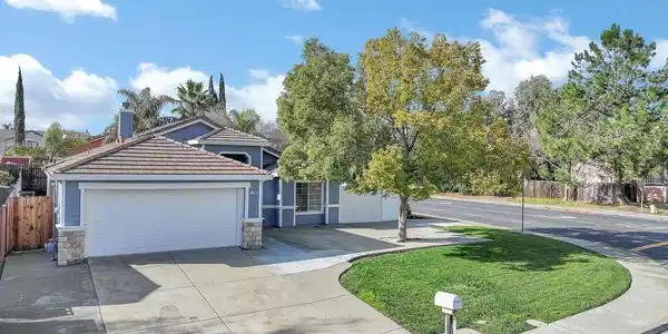 5200 5200 Grass Valley Way