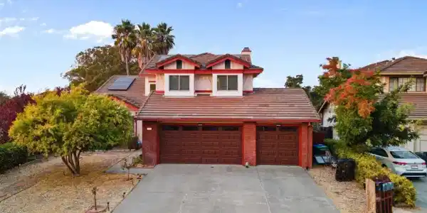 103 Opal Ct