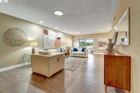 2767 Miradero Dr