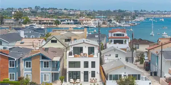 808 W Balboa Boulevard