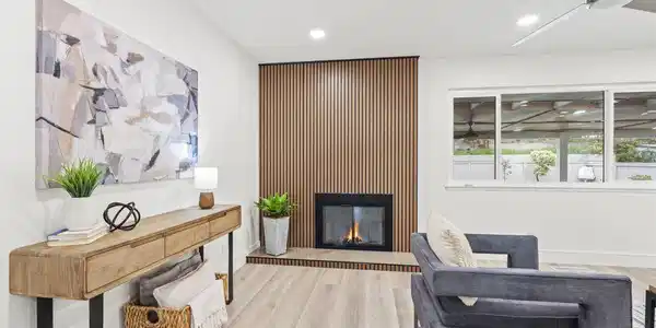 91 E Lake Dr