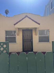 749 YORK Court