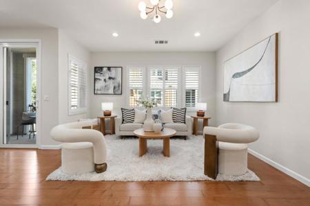 104 N Hummingbird Lane