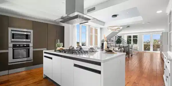 215 2nd St