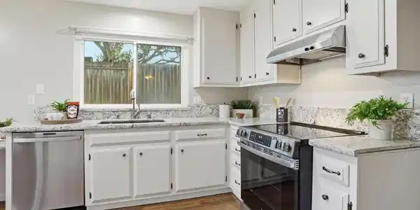 1098 Alamo Ct