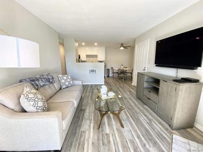 1810 S El Camino Real