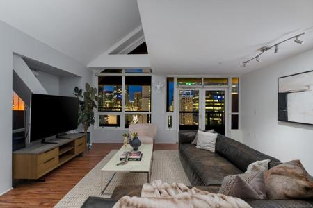 350 W Ash St