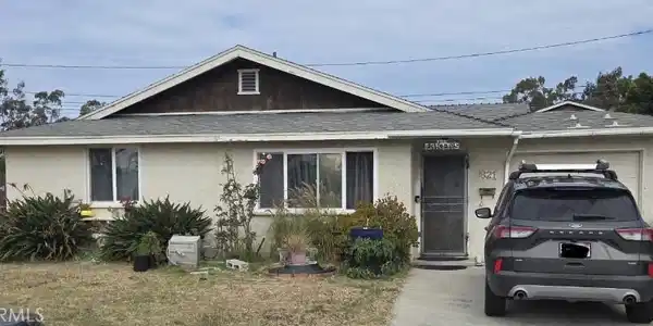 821 Oak Court