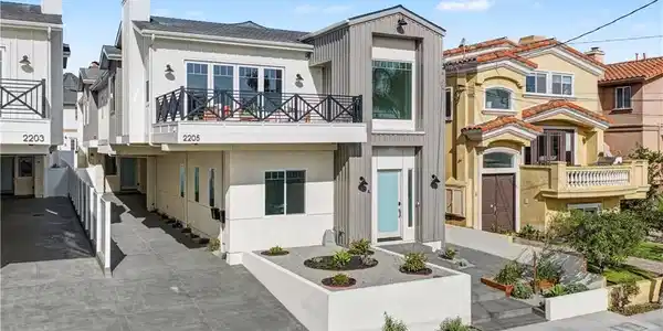 2205 Marshalfield