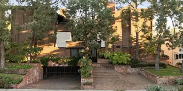 202 San Vicente Boulevard