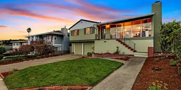 1115 Oakwood Drive