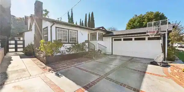 2120 Ronsard Road