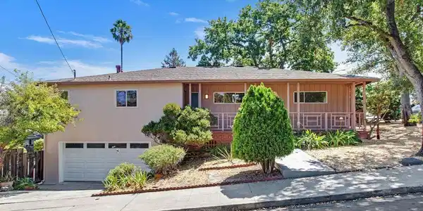 1623 Cordilleras Avenue