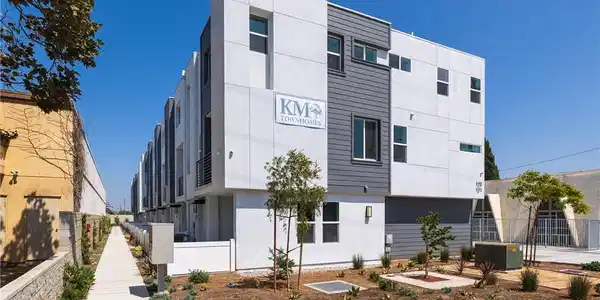 123 E 223rd