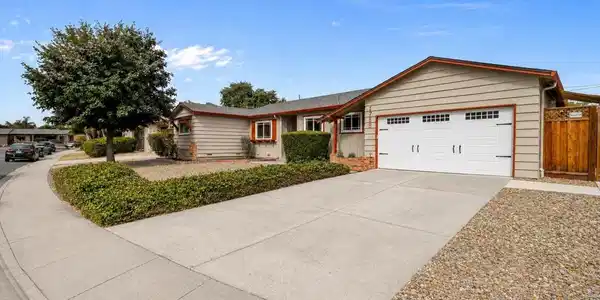 1789 Woodland Ct