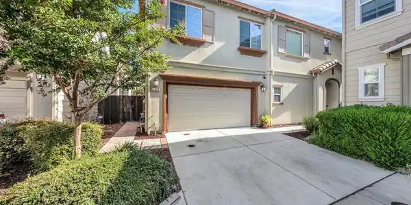 1037 Gridley Dr