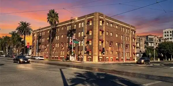 800 Pacific Avenue