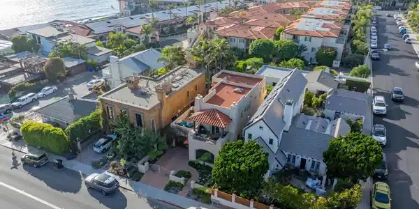 418 Marine St
