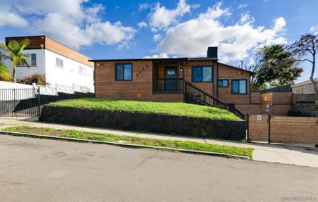 5465 Encina Dr