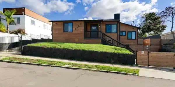 5465 Encina Dr