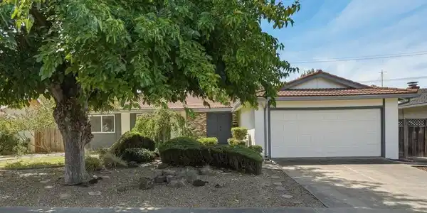 4620 Regina Ln