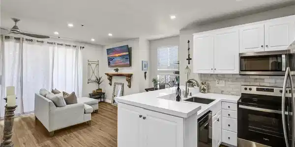 20301 Bluffside