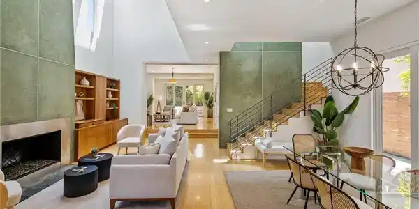 2710 Pine Ave.