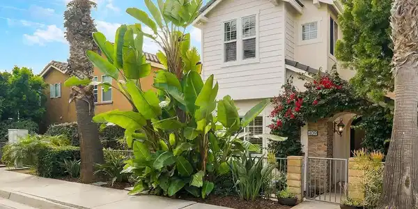 409 N Cedros Ave