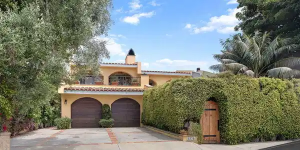 4370 Hillview Drive