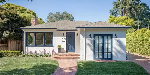 1624 Mariposa Avenue