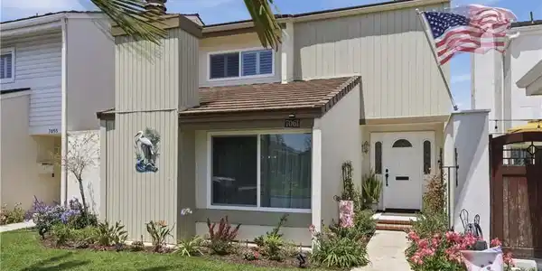 7061 Island Village