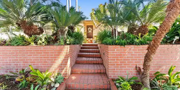 4304 Del Mar Avenue