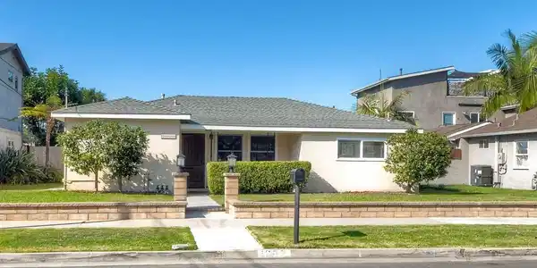 1831 S Horne