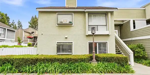 1 Oak Spring Ln