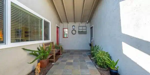 733 Mar Vista