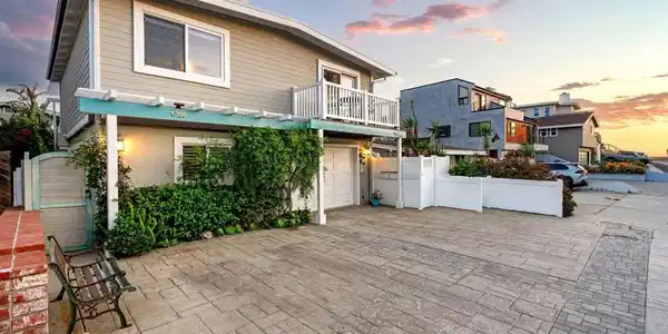 1308 Devon Lane