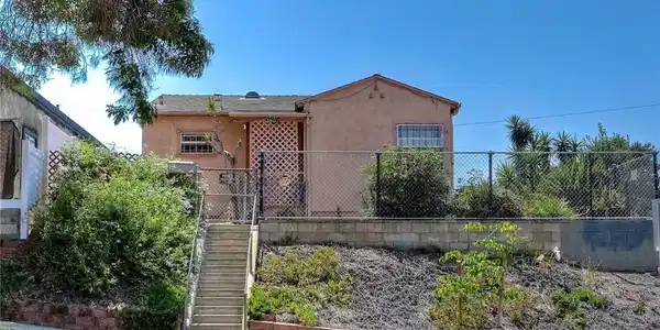 3905 Marine View