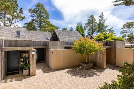 24520 Outlook Drive