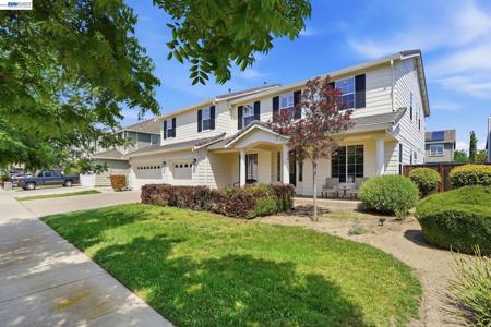 705 Iris Ct