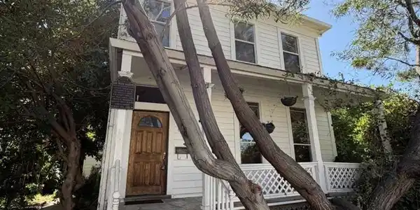 604 Berrellesa St