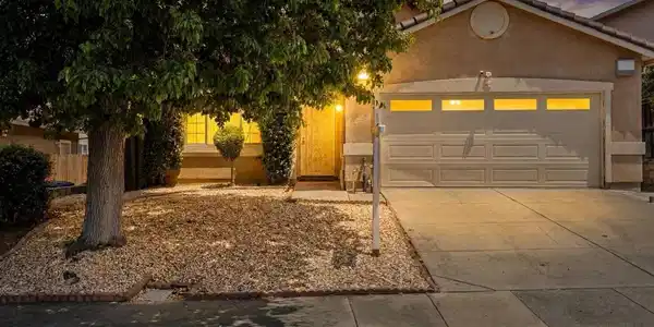 1402 Legend Circle