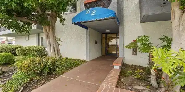 3600 E 4th