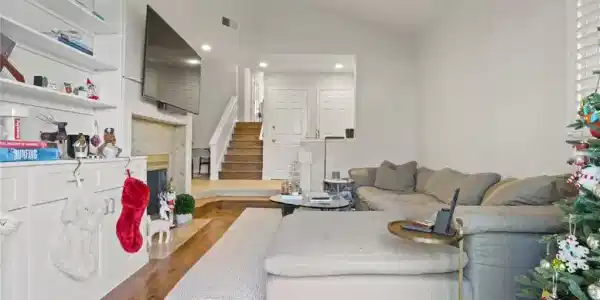 19 Laguna Court