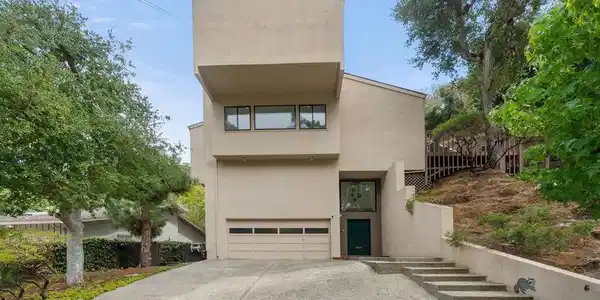 901 Laurelwood Drive