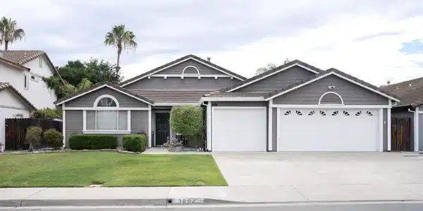 3894 Mission Ct