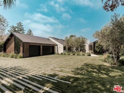 2555 La Mesa Drive